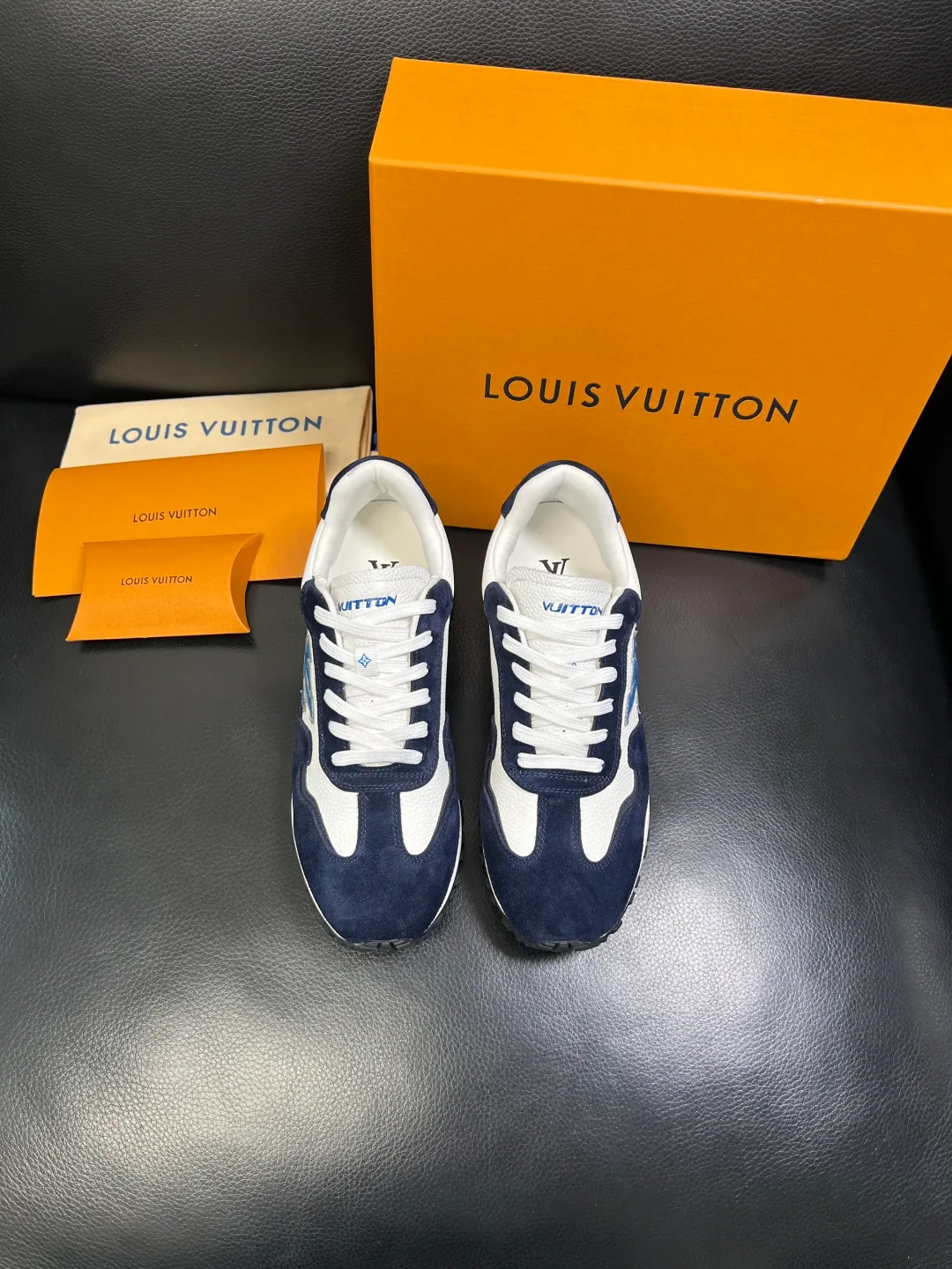 Men's shoes 💰620 Lv high quality top handicrafts Louis Vuitton, counters are equipped with original factory configuration, uppers are imported from Italy, high-quality splicing colorful complex handicrafts, imported cowhide lining is soft and comfortable, soles: original soles specially provided by the original factory, T men's shoes 💰U exclusive movable molded soles are super comfortable, original factory single goods, code number 39-44 (customized 38 45)